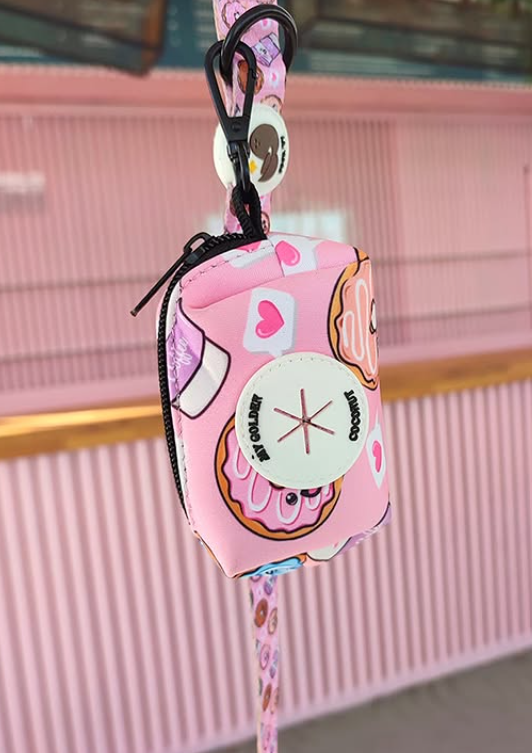 Correa + porta bolsitas Golden Donut